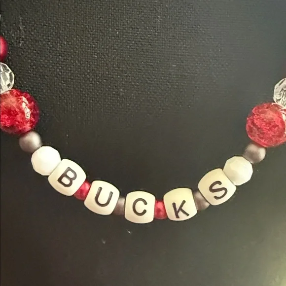 Bucks Red and White Beaded Necklace - Picture 9 of 9